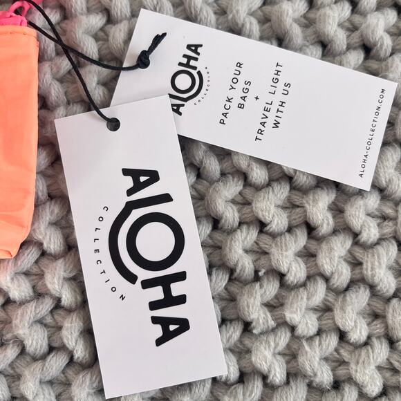 Aloha Collection• Tiny Tripper Bag in Taffy APPLIQUÉ - Picture 7 of 10